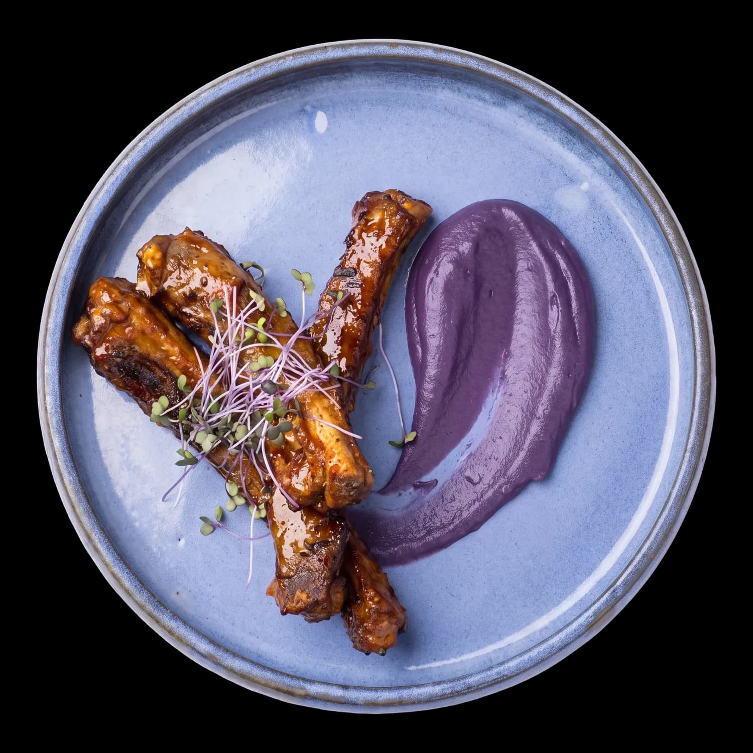 Ribs ao molho Barbacue. Purê de batata doce roxa.